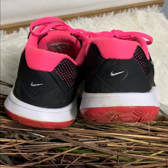 Nike - Picture 5 of 7